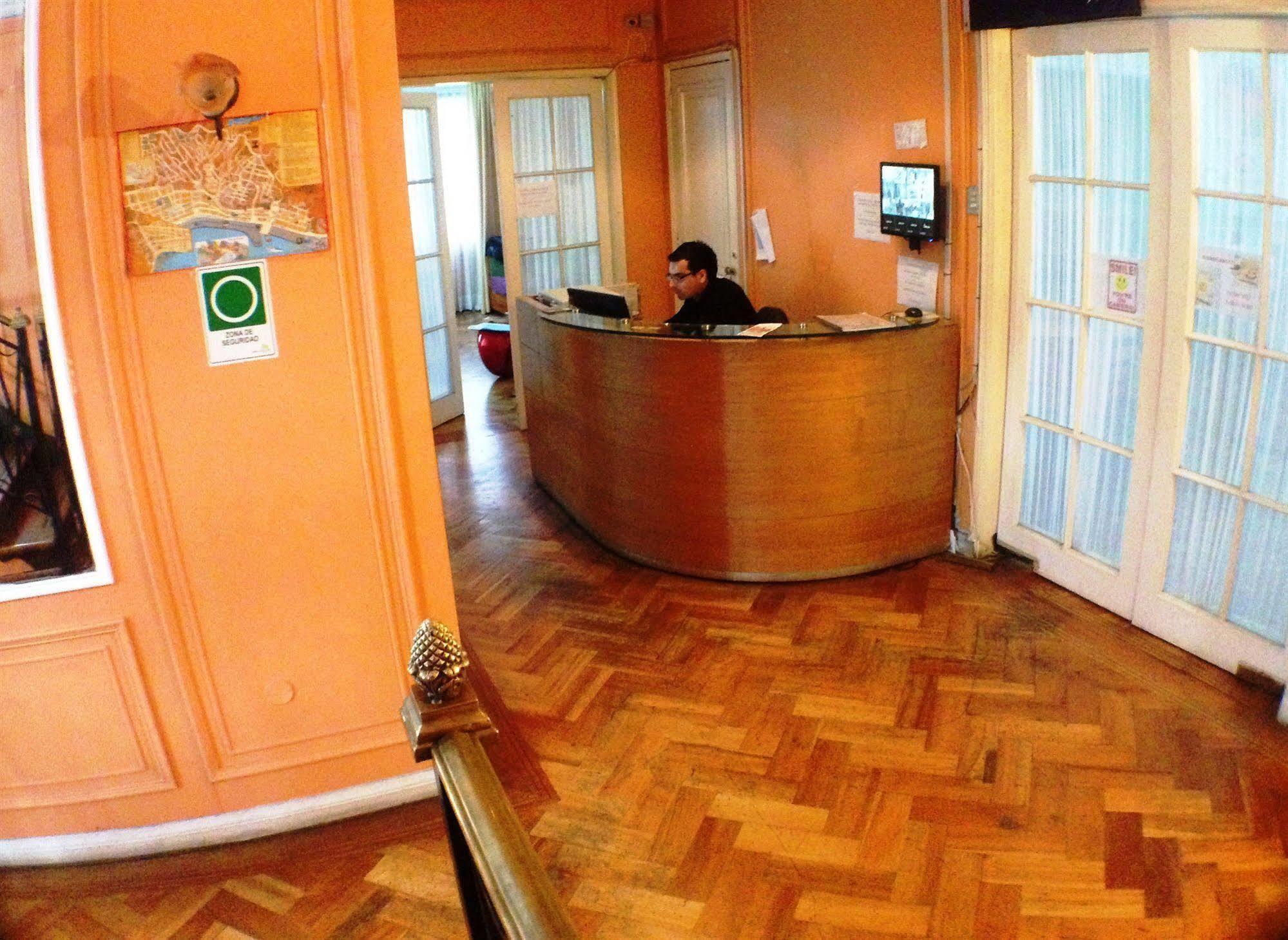 Salvador Hostal & Cafe Santiago del Cile Esterno foto