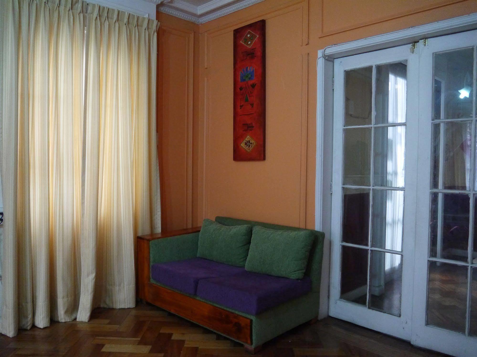 Salvador Hostal & Cafe Santiago del Cile Esterno foto